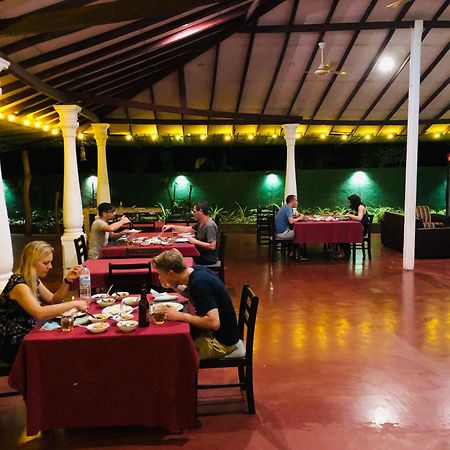 Tishan Holiday Resort Полоннарува Екстер'єр фото