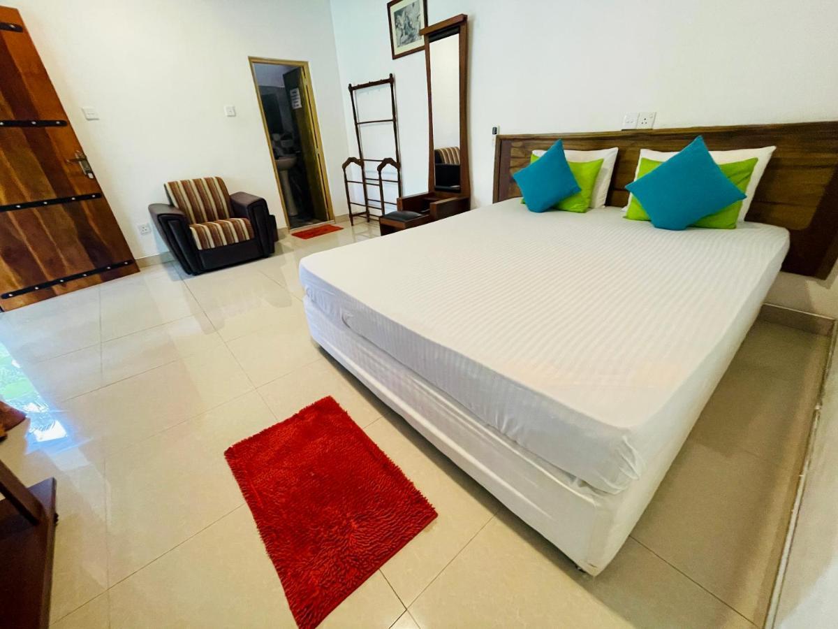 Tishan Holiday Resort Полоннарува Екстер'єр фото