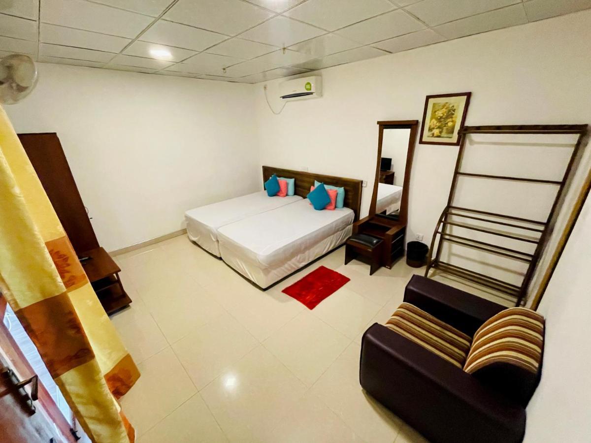 Tishan Holiday Resort Полоннарува Екстер'єр фото