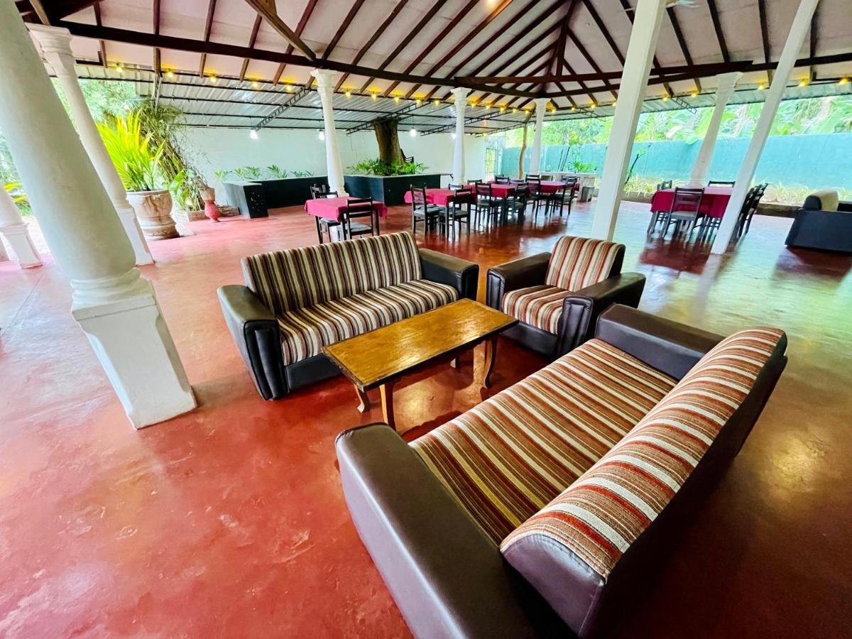 Tishan Holiday Resort Полоннарува Екстер'єр фото
