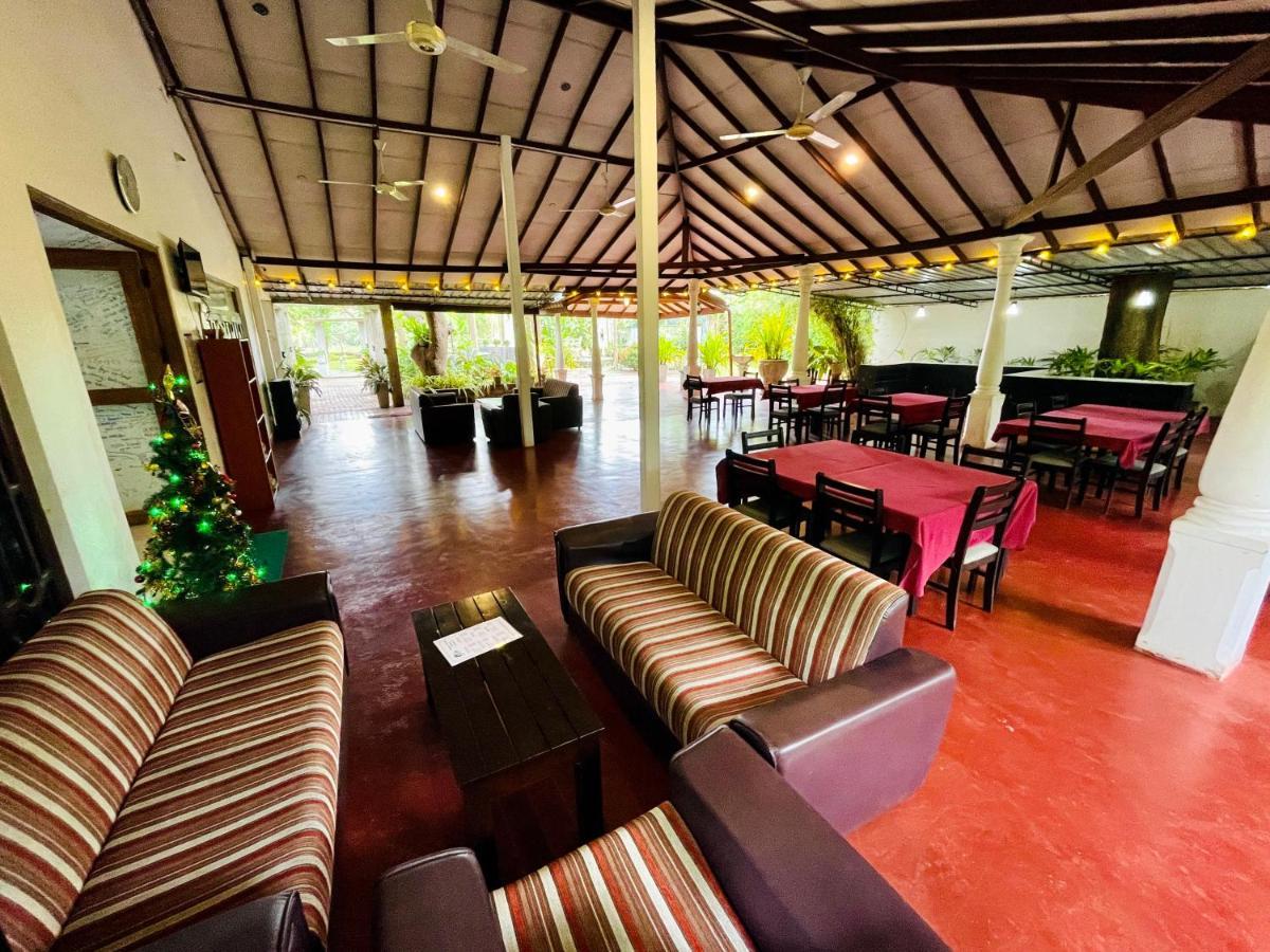 Tishan Holiday Resort Полоннарува Екстер'єр фото